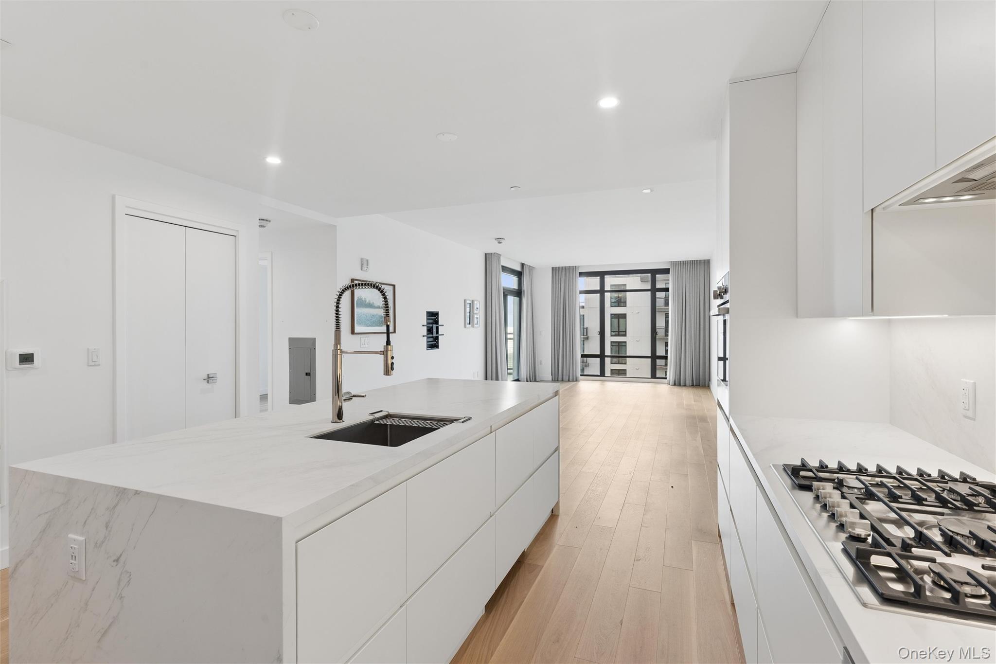 140 Boardwalk, Unit 905 photo 16