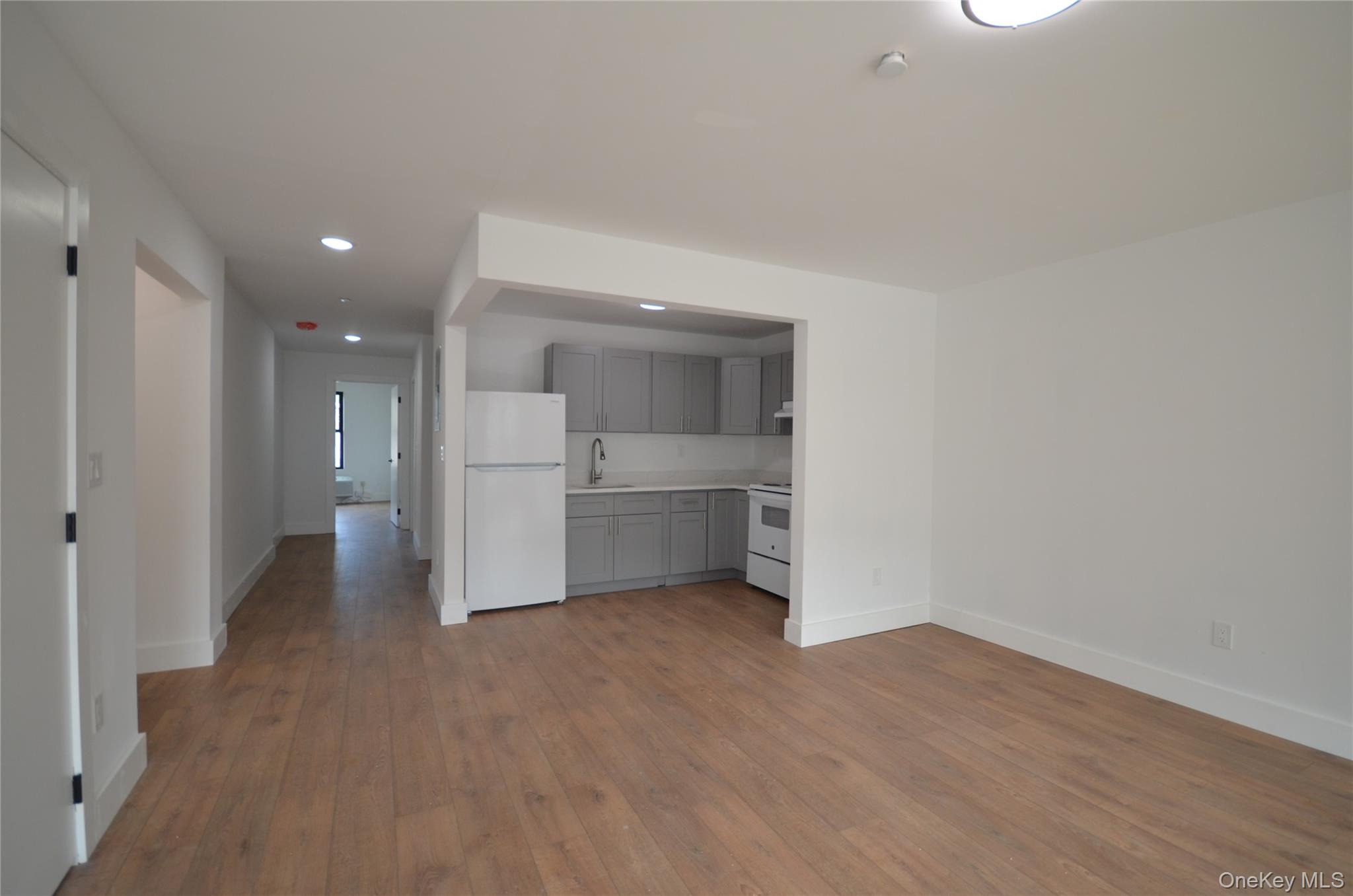 3542 Tiemann Avenue – For Sale photo 5