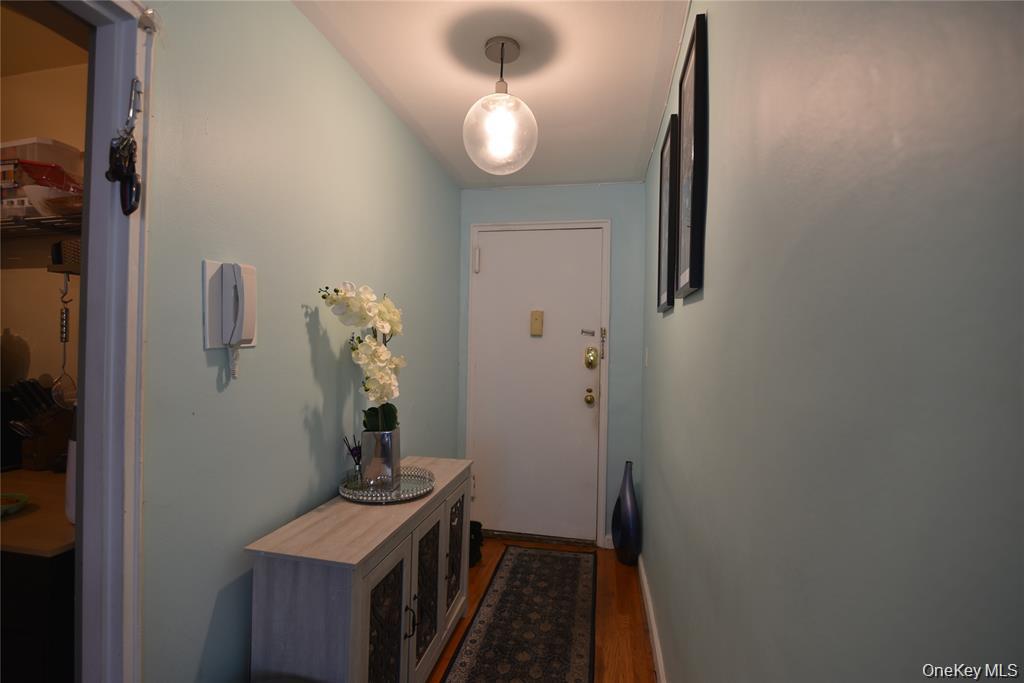 54-40 Little Neck Parkway, Unit 4A photo 3