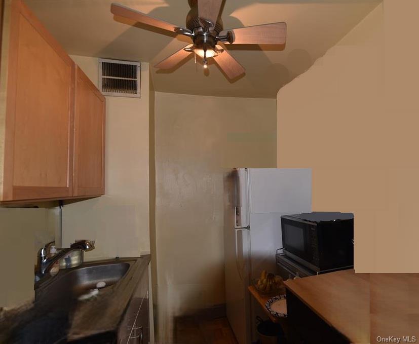 54-40 Little Neck Parkway, Unit 4A photo 6