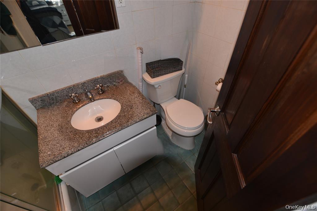54-40 Little Neck Parkway, Unit 4A photo 10