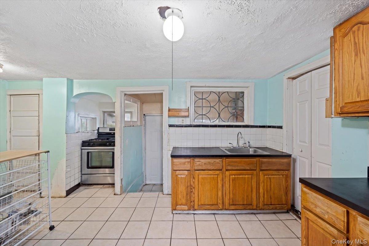8 Geyser Place – For Sale photo 9