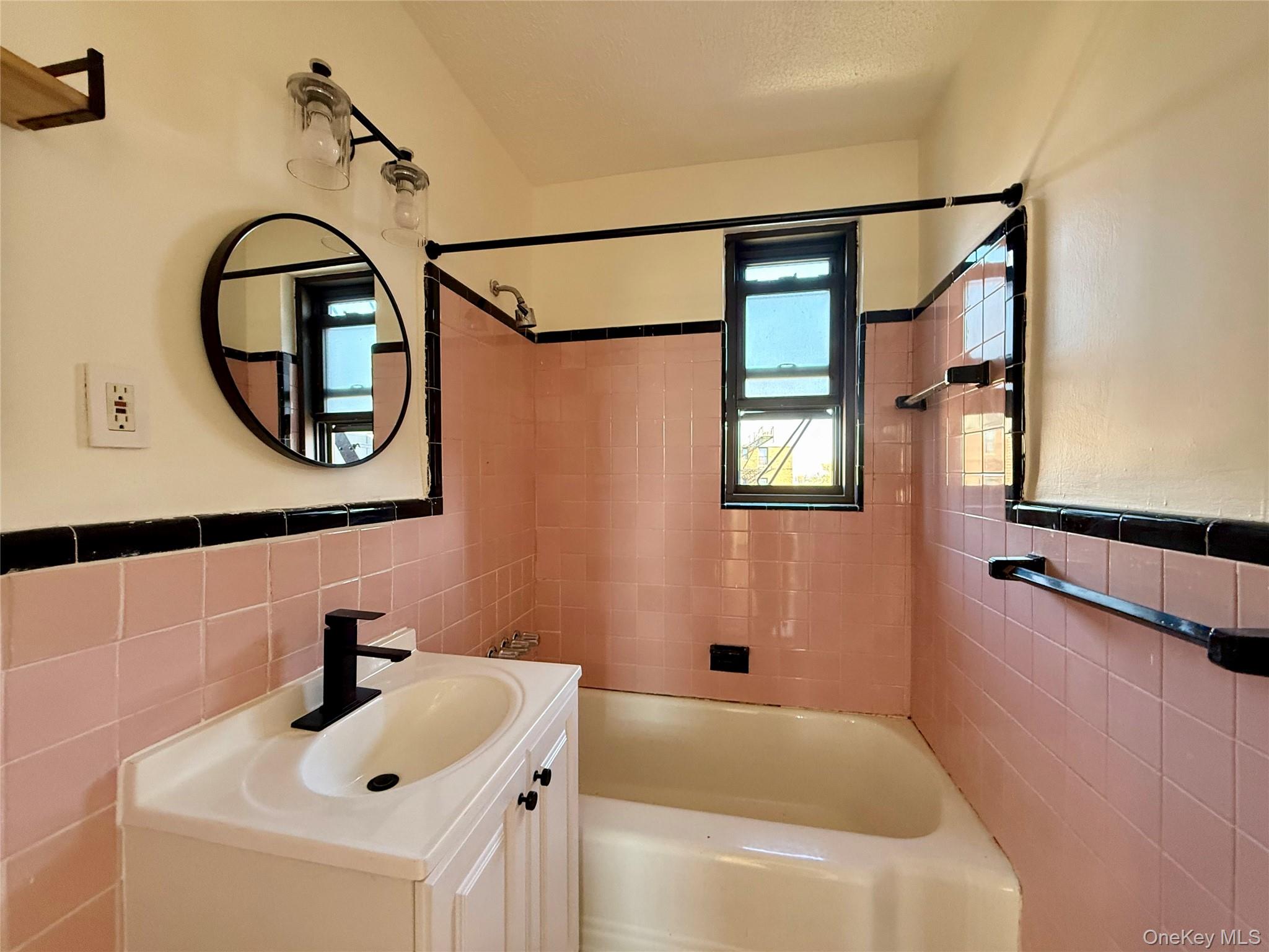 112-25 34 Avenue, Unit 6H photo 21