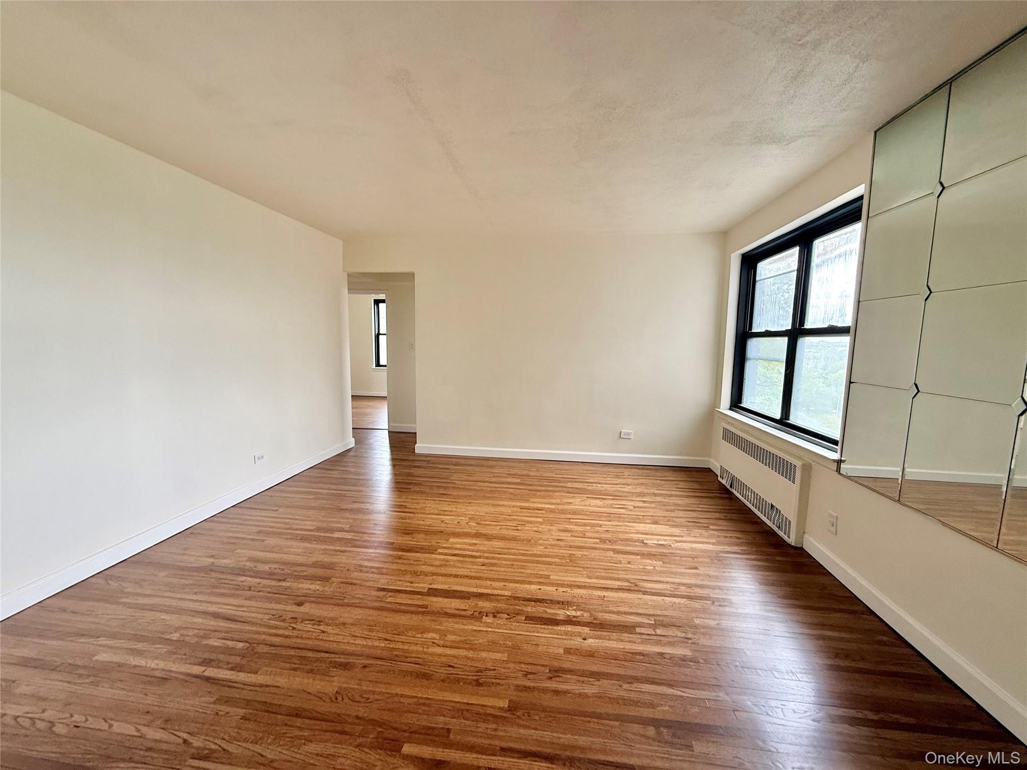 112-25 34 Avenue, Unit 6H photo 4