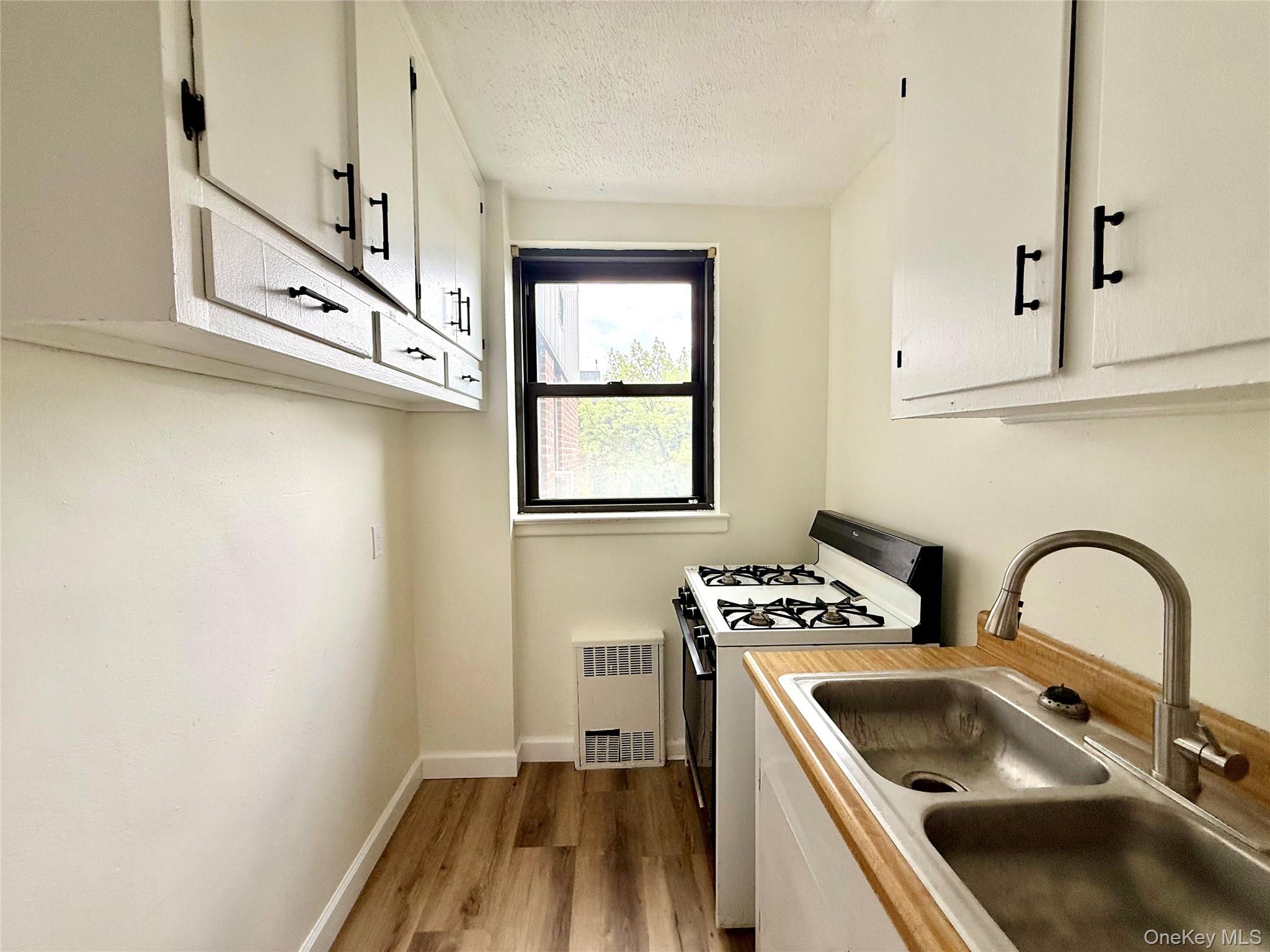 112-25 34 Avenue, Unit 6H photo 15