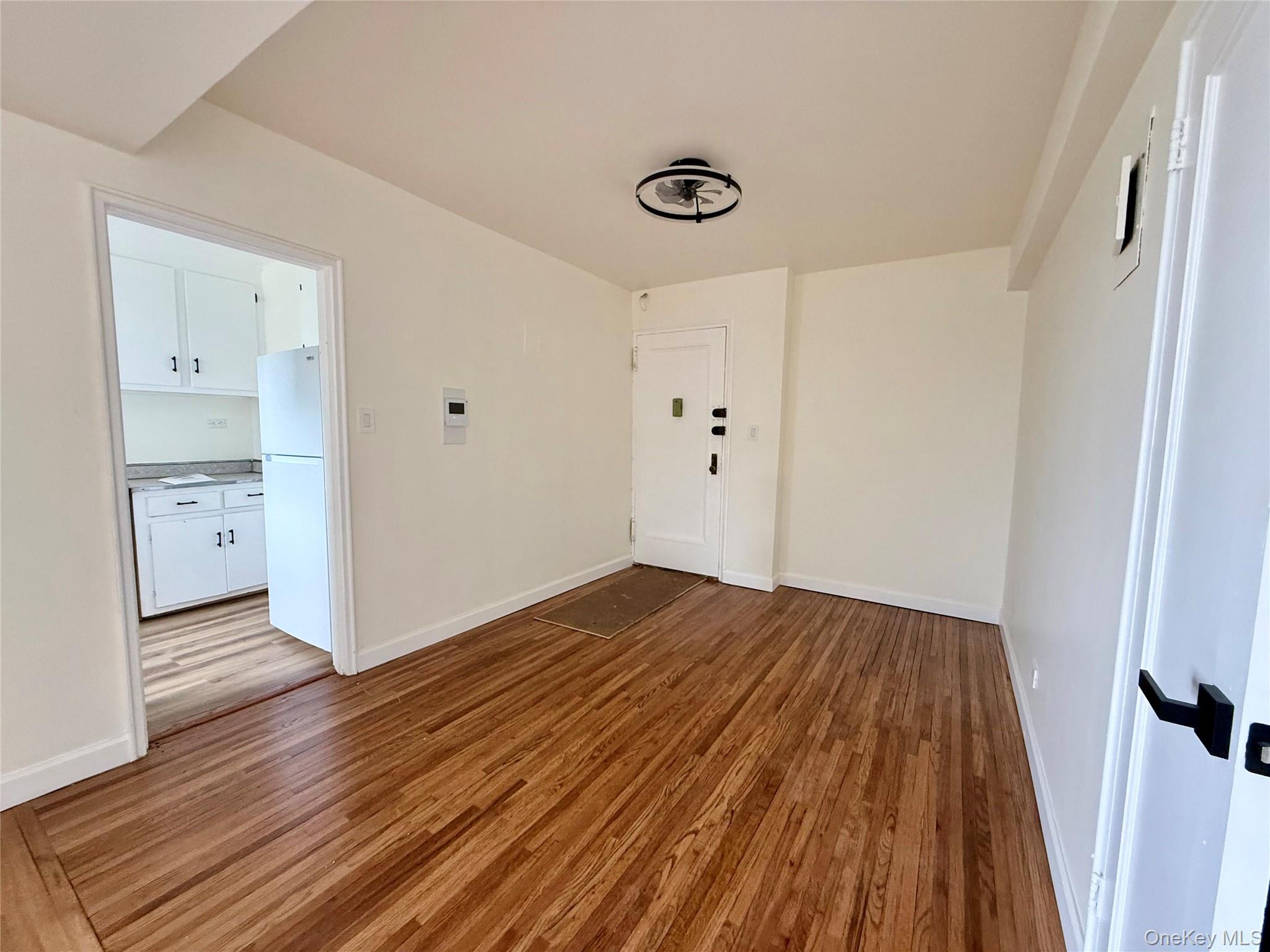 112-25 34 Avenue, Unit 6H photo 8