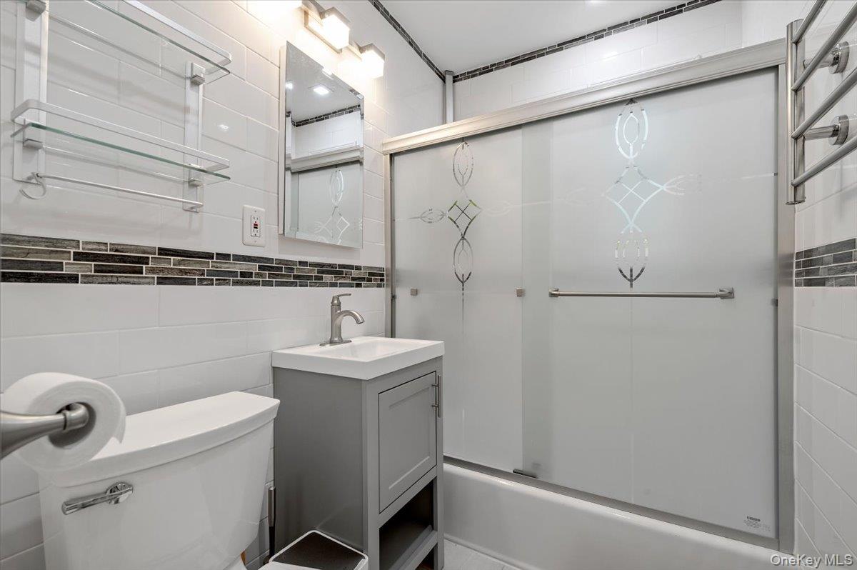 224-14 Kingsbury Avenue, Unit B photo 19