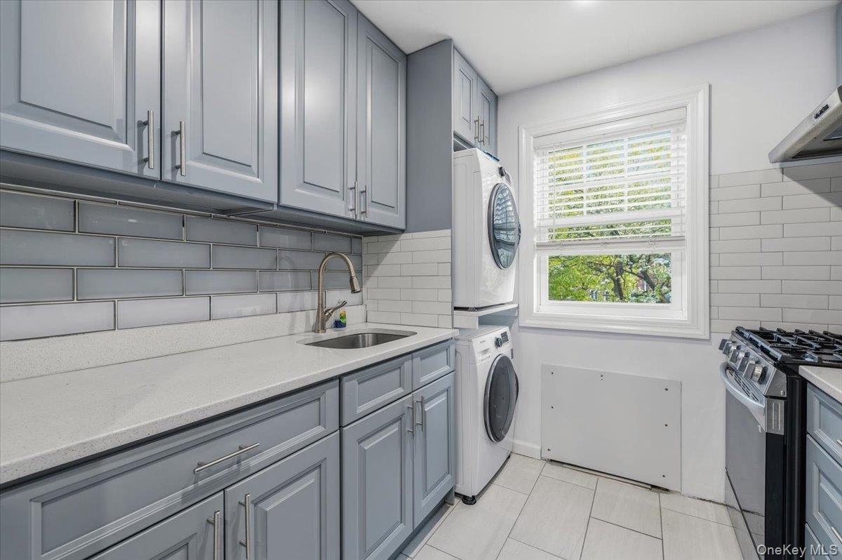 224-14 Kingsbury Avenue, Unit B