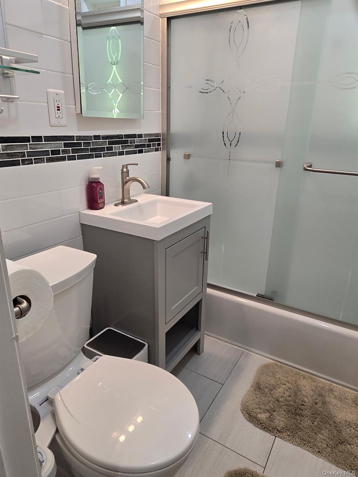 224-14 Kingsbury Avenue, Unit B photo 21