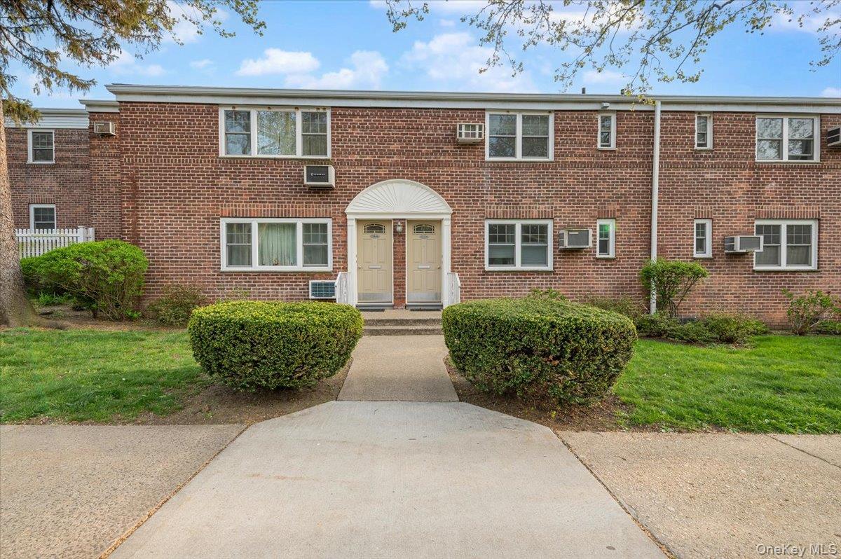224-14 Kingsbury Avenue, Unit B photo 26