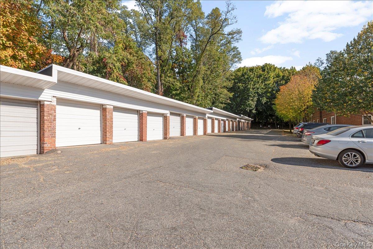 224-14 Kingsbury Avenue, Unit B photo 27