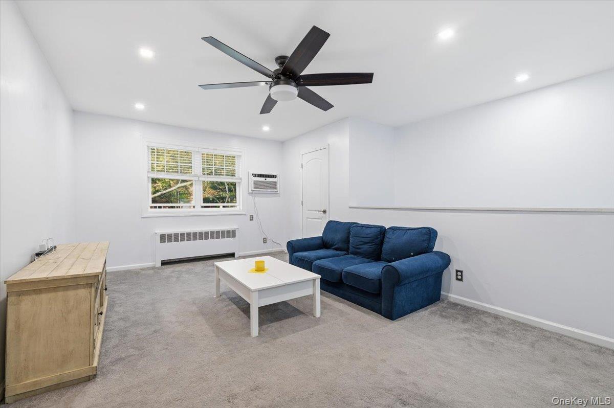 224-14 Kingsbury Avenue, Unit B photo 8