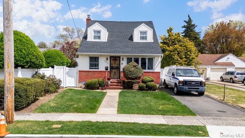 283 Hawthorne Avenue – For Sale