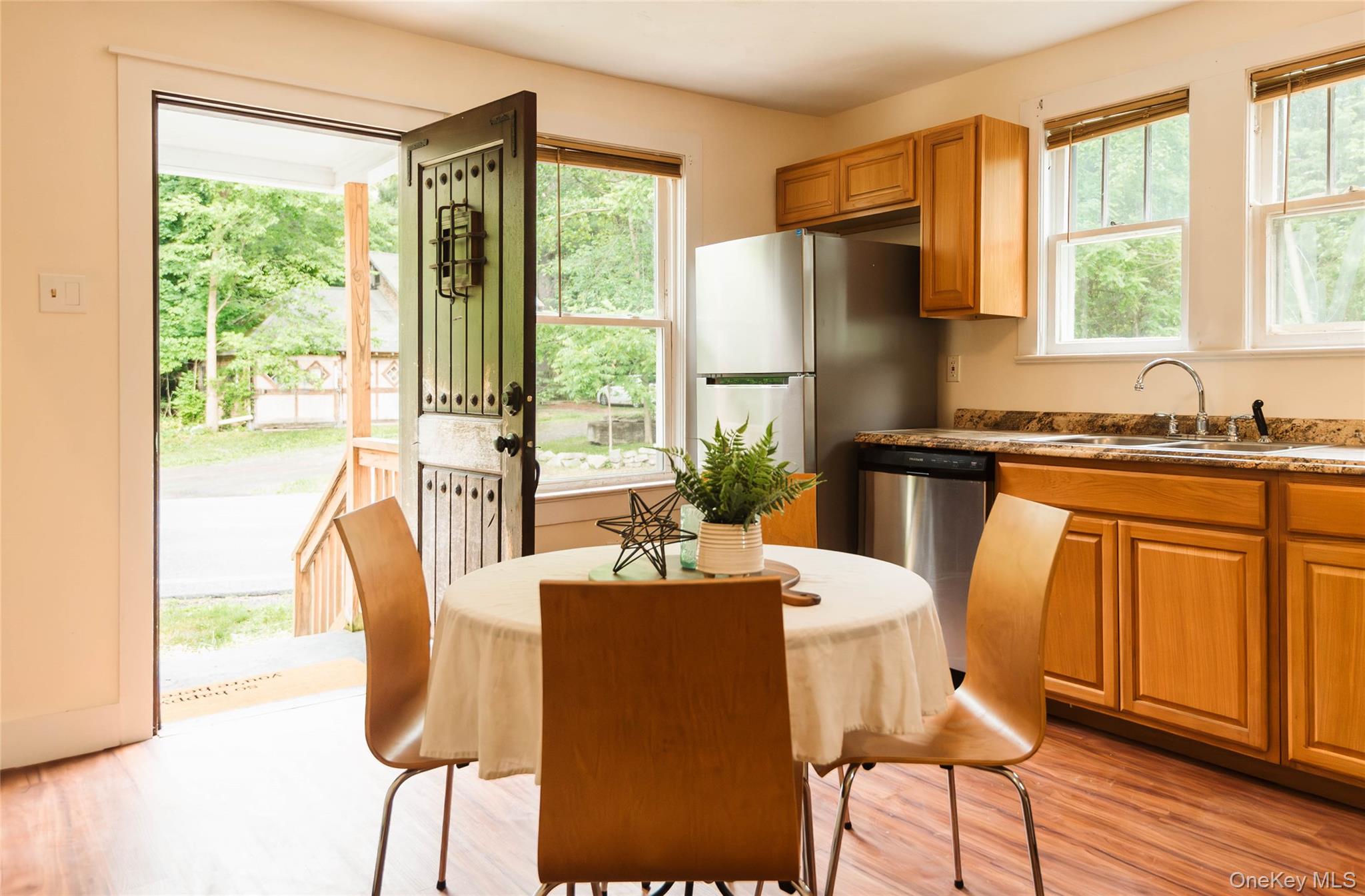 516 Granite Road – For Sale photo 3