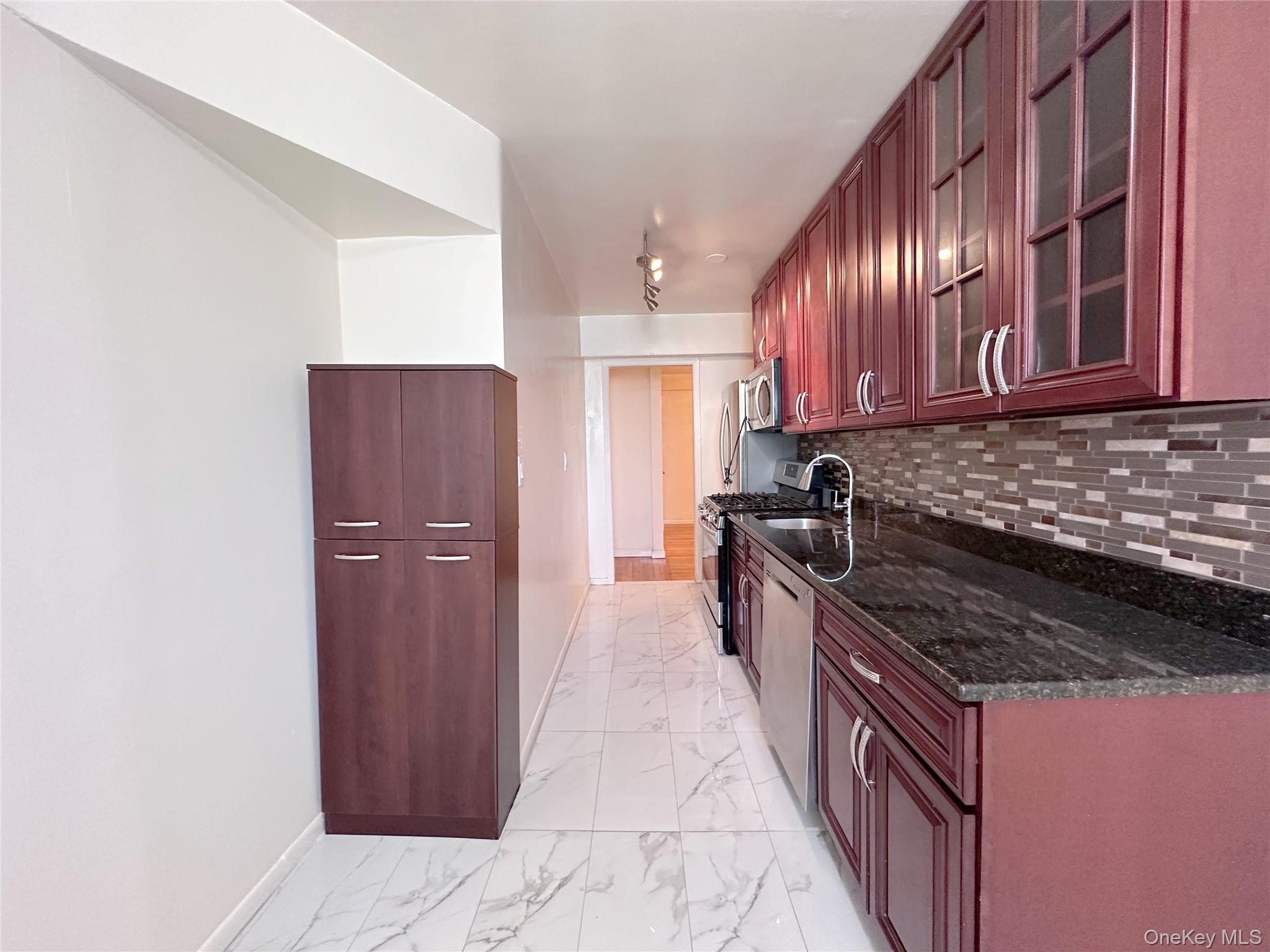 270 N Broadway, Unit 2HI photo 8