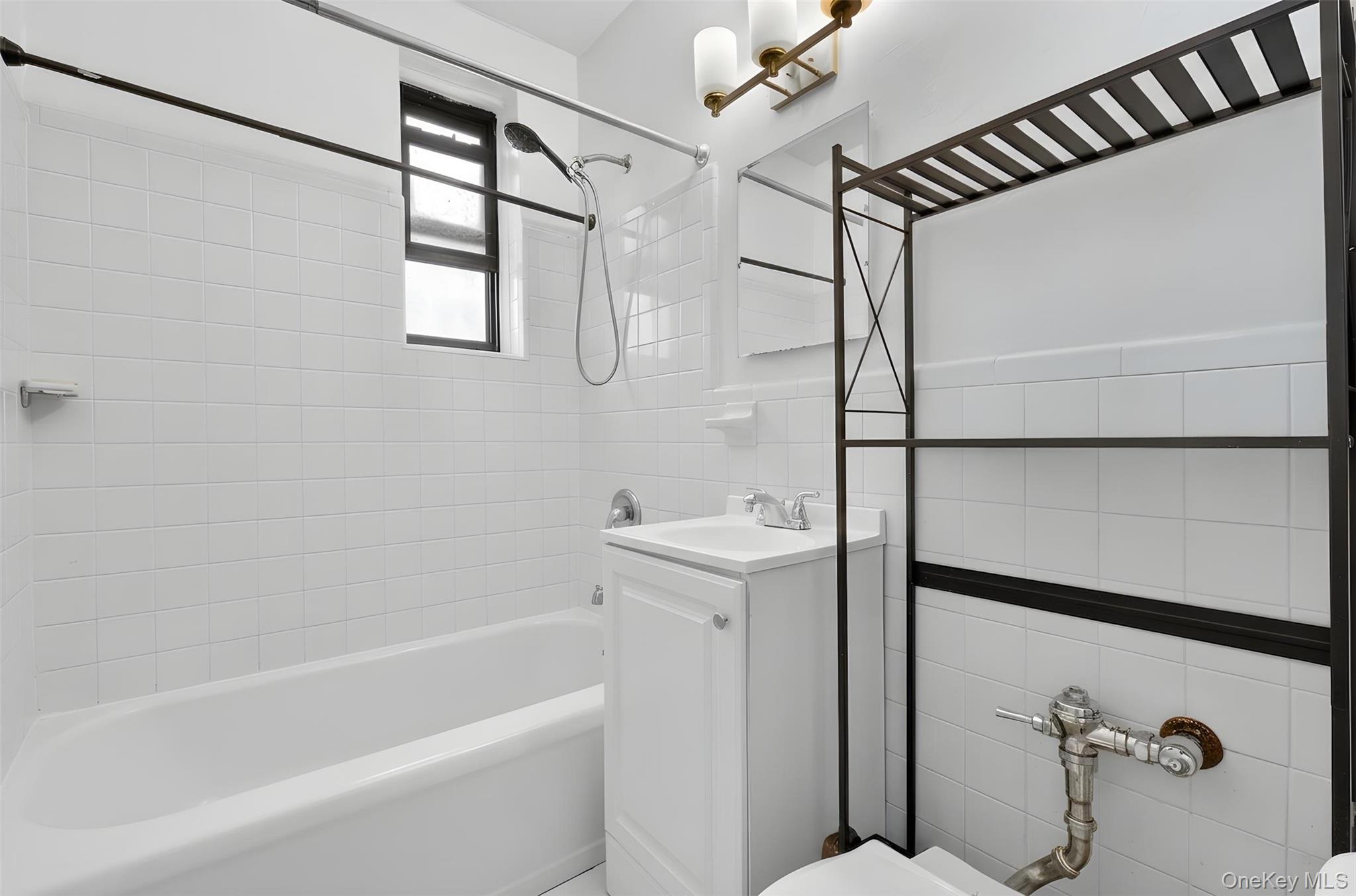 71-11 Yellowstone Boulevard, Unit 4B photo 12