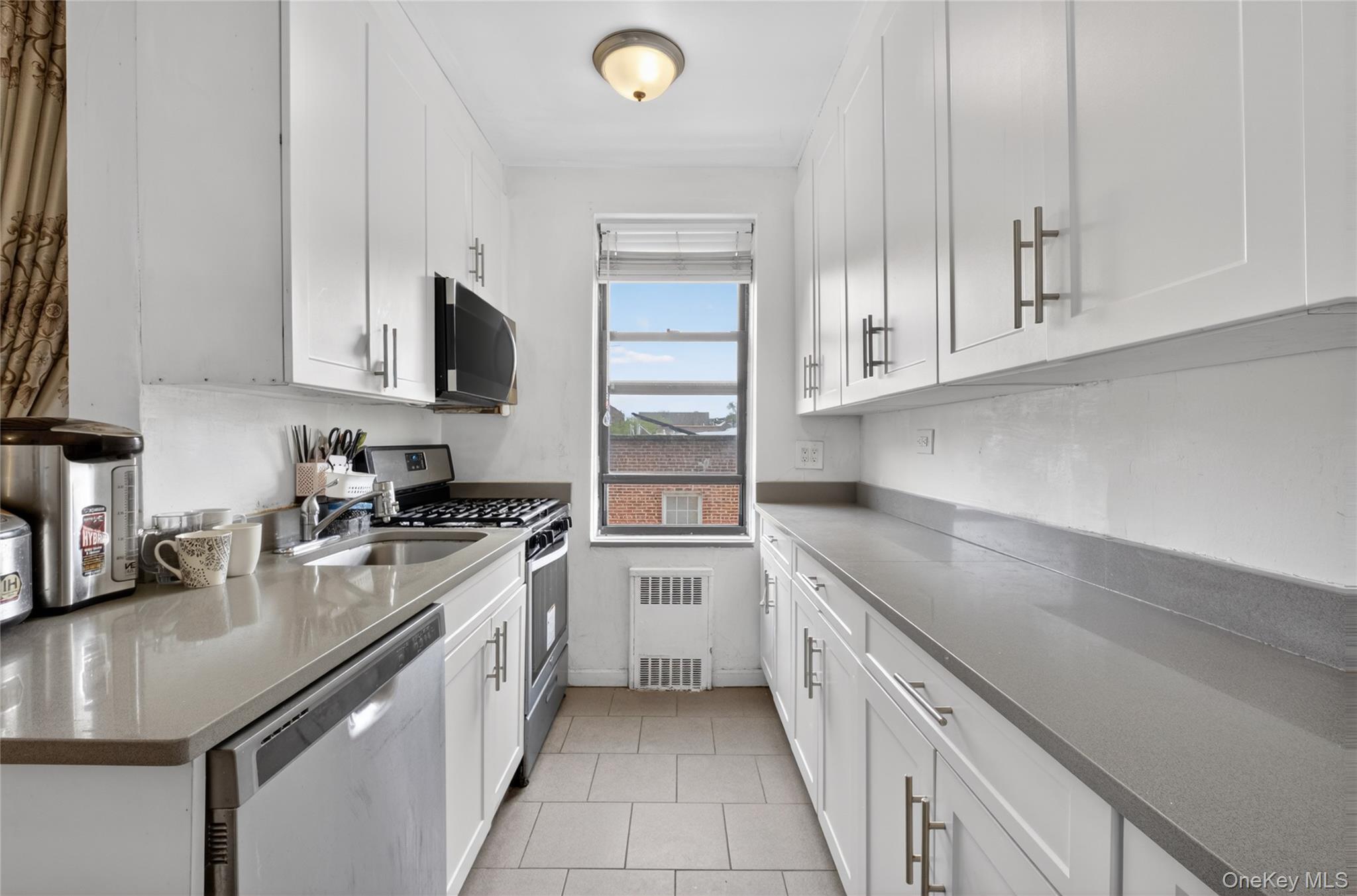 71-11 Yellowstone Boulevard, Unit 4B photo 9