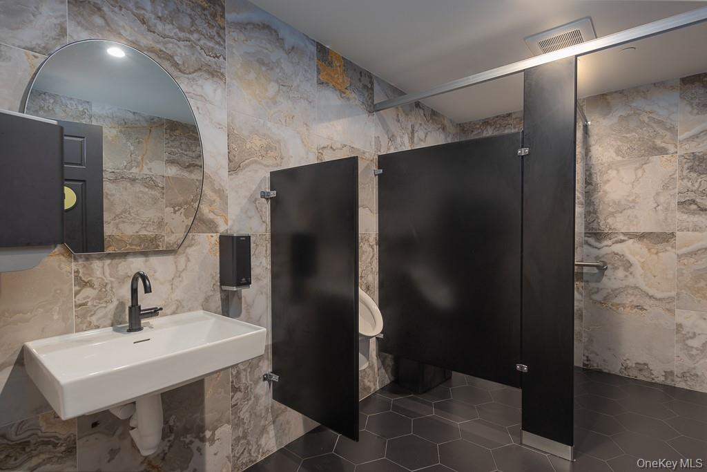 135 E Erie Street – For Sale photo 35