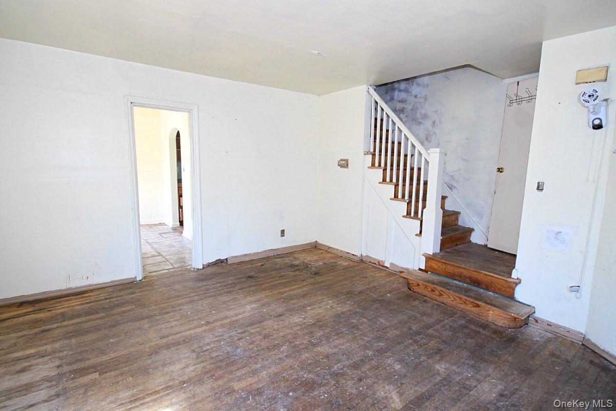 1051 victory Boulevard – For Sale photo 3
