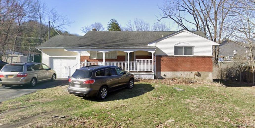 4 Merriewold Lane S – For Sale