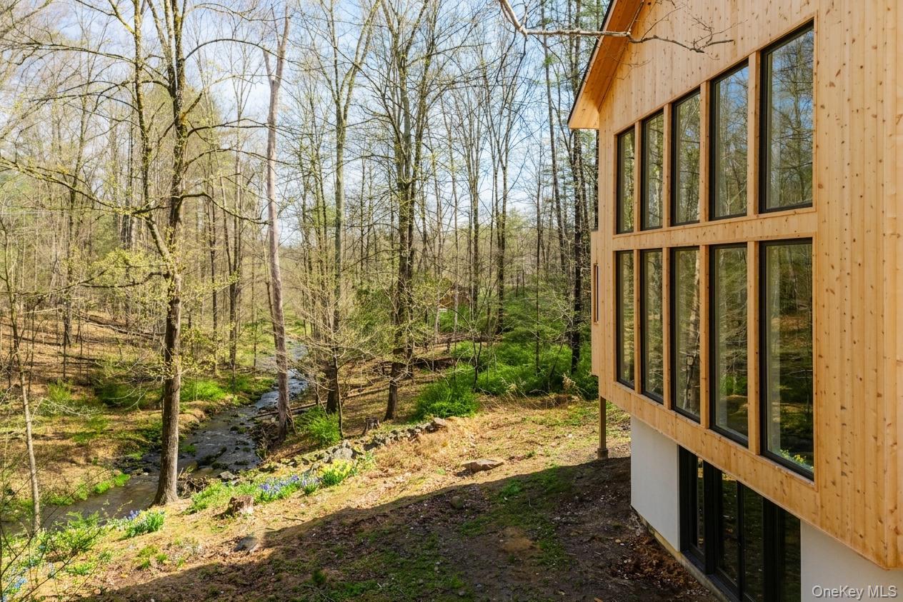 332 Mohonk Road – For Sale photo 4