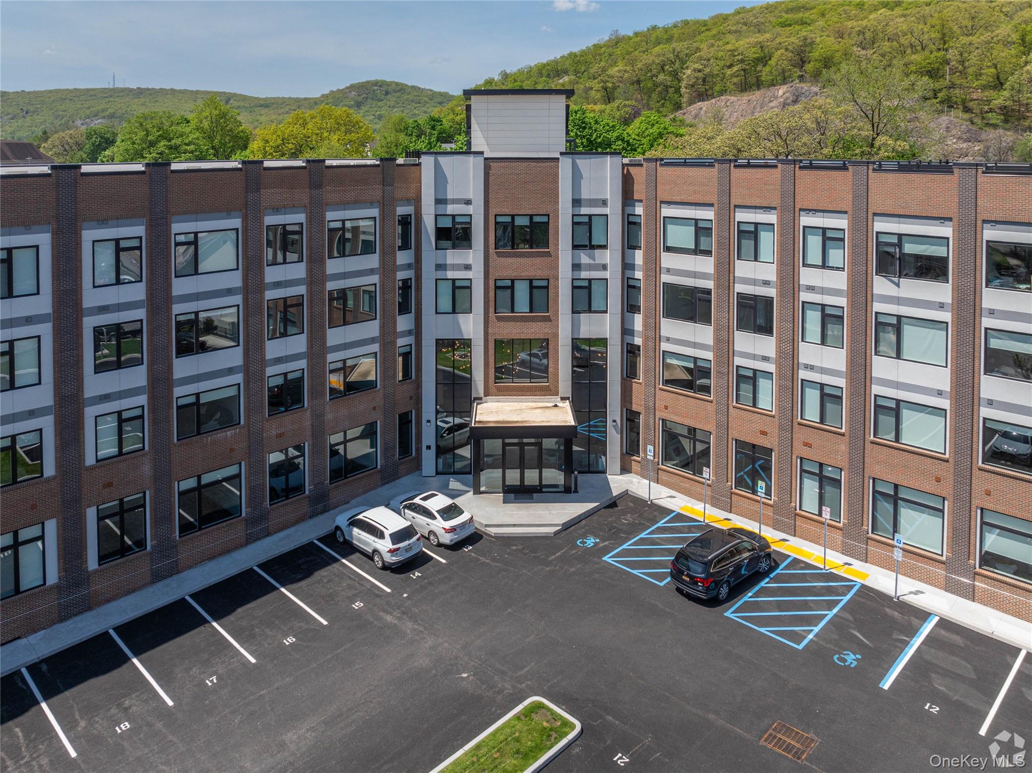 15 Washington Avenue, Unit 102