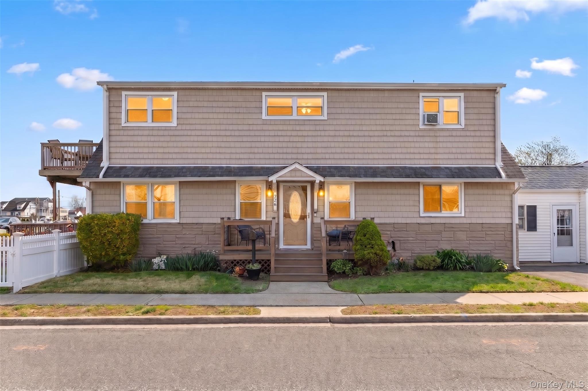 228 W Riviera Drive – For Sale