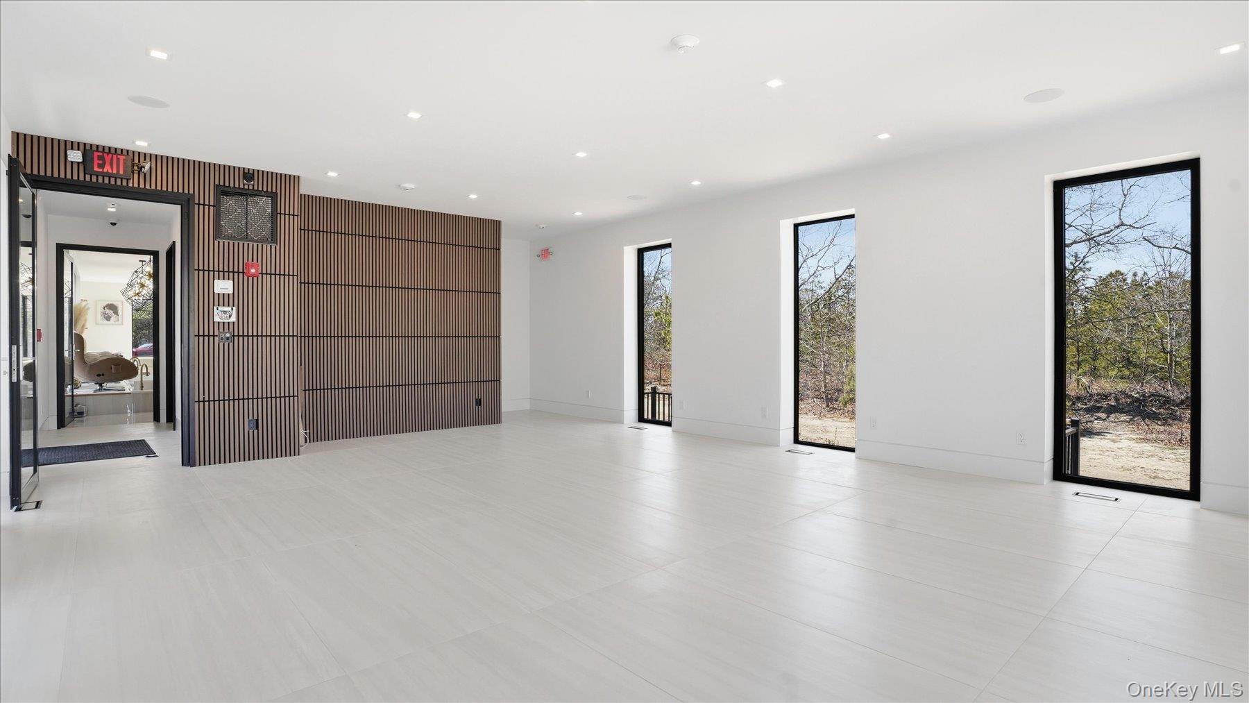 200 W Montauk Highway, Unit 1st Floor photo 4