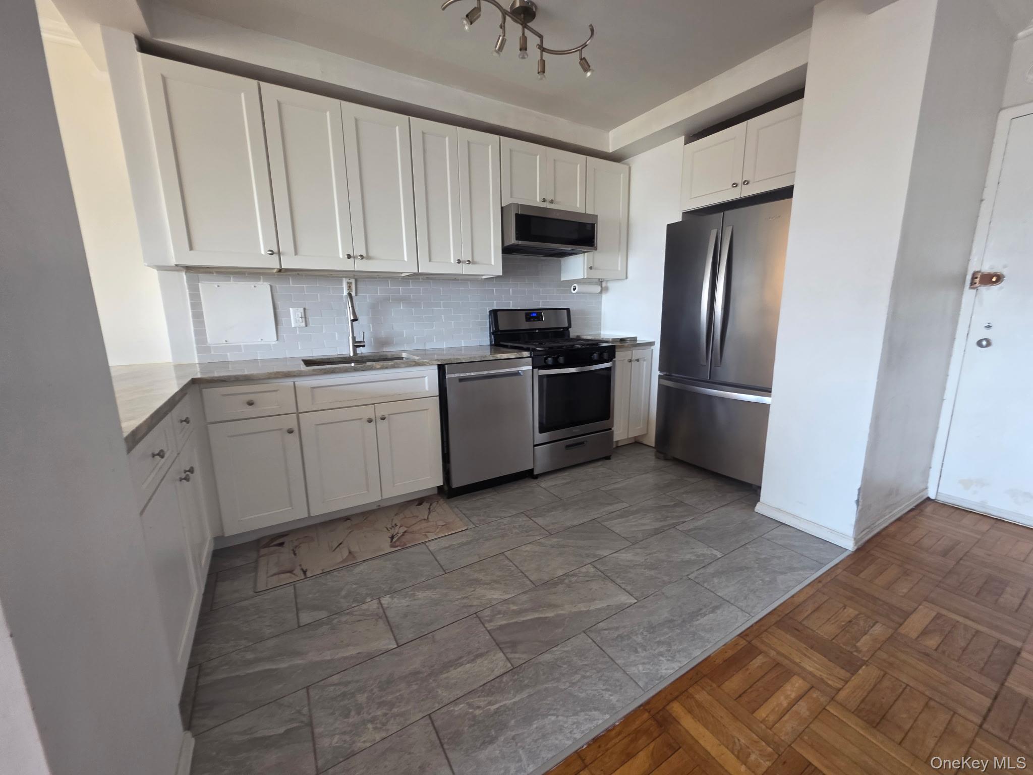 8 Fordham Hill Oval, Unit 10B photo 10