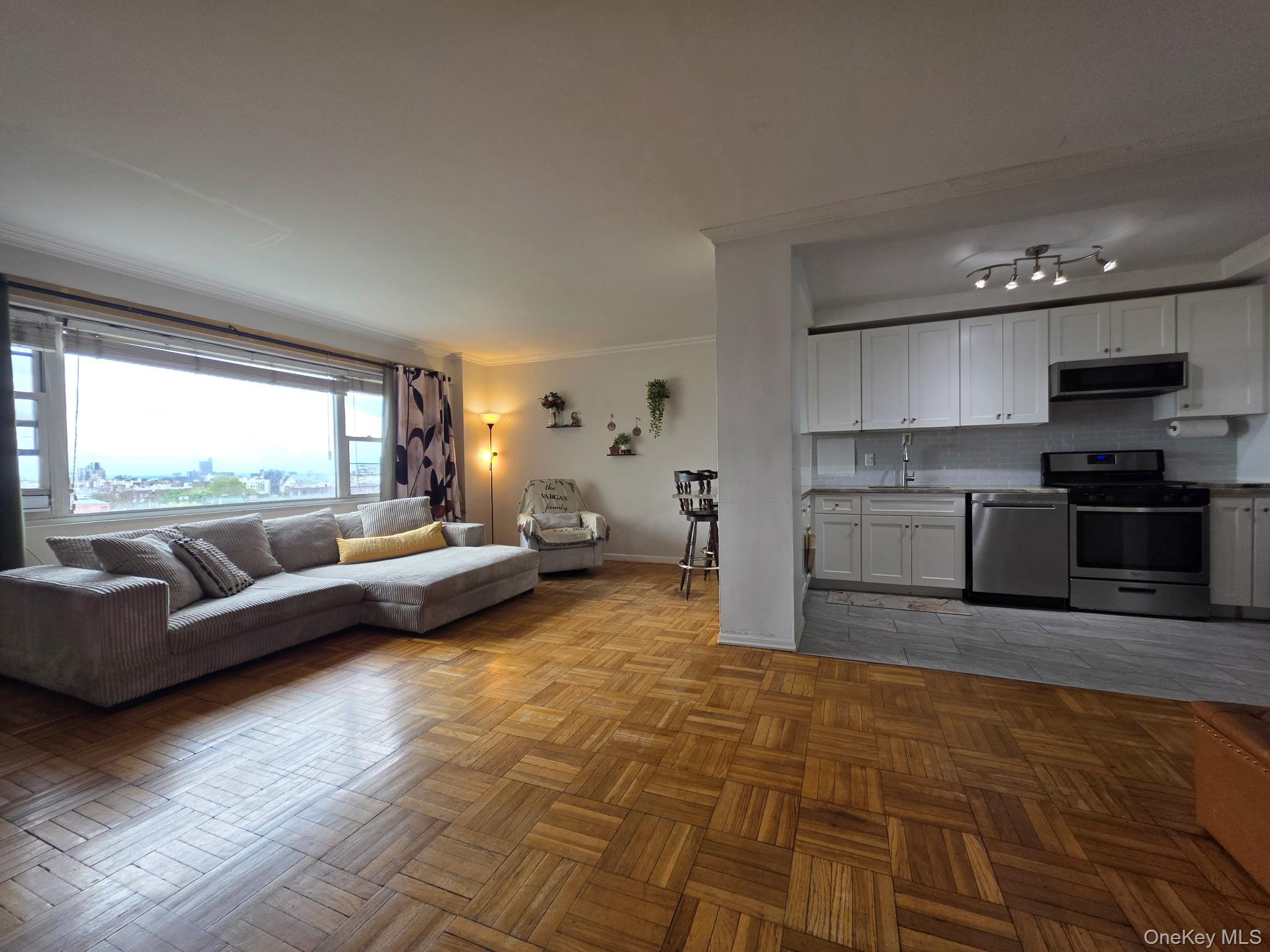 8 Fordham Hill Oval, Unit 10B photo 8