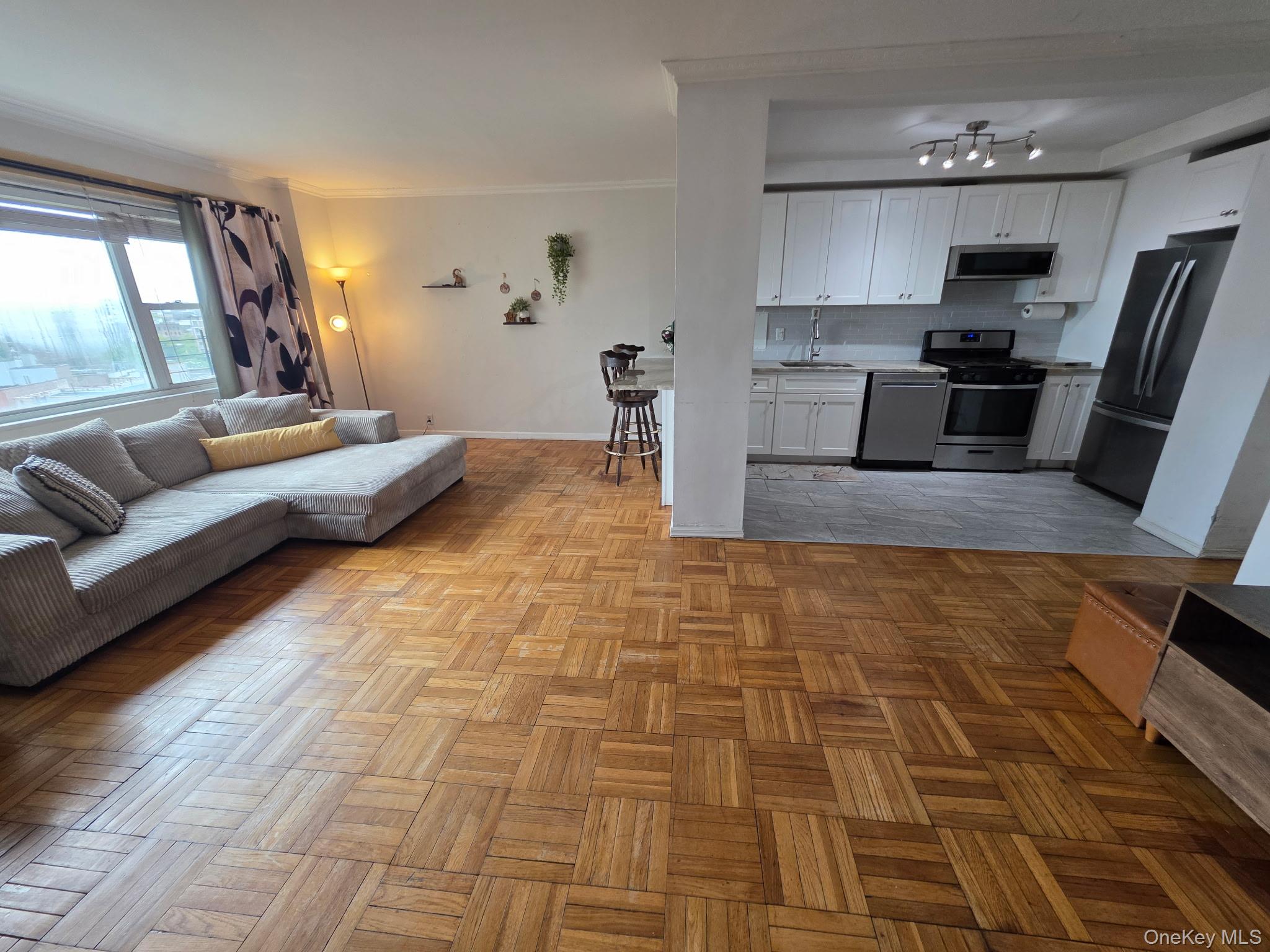 8 Fordham Hill Oval, Unit 10B photo 14