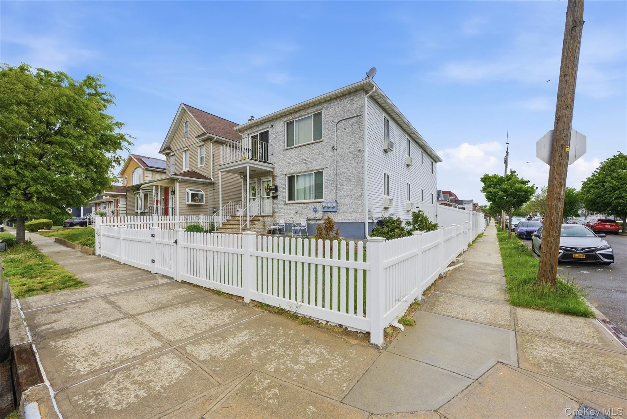 220-19 146th Avenue – For Sale photo 3