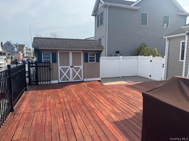 75 S Bay Drive – For Sale photo 3