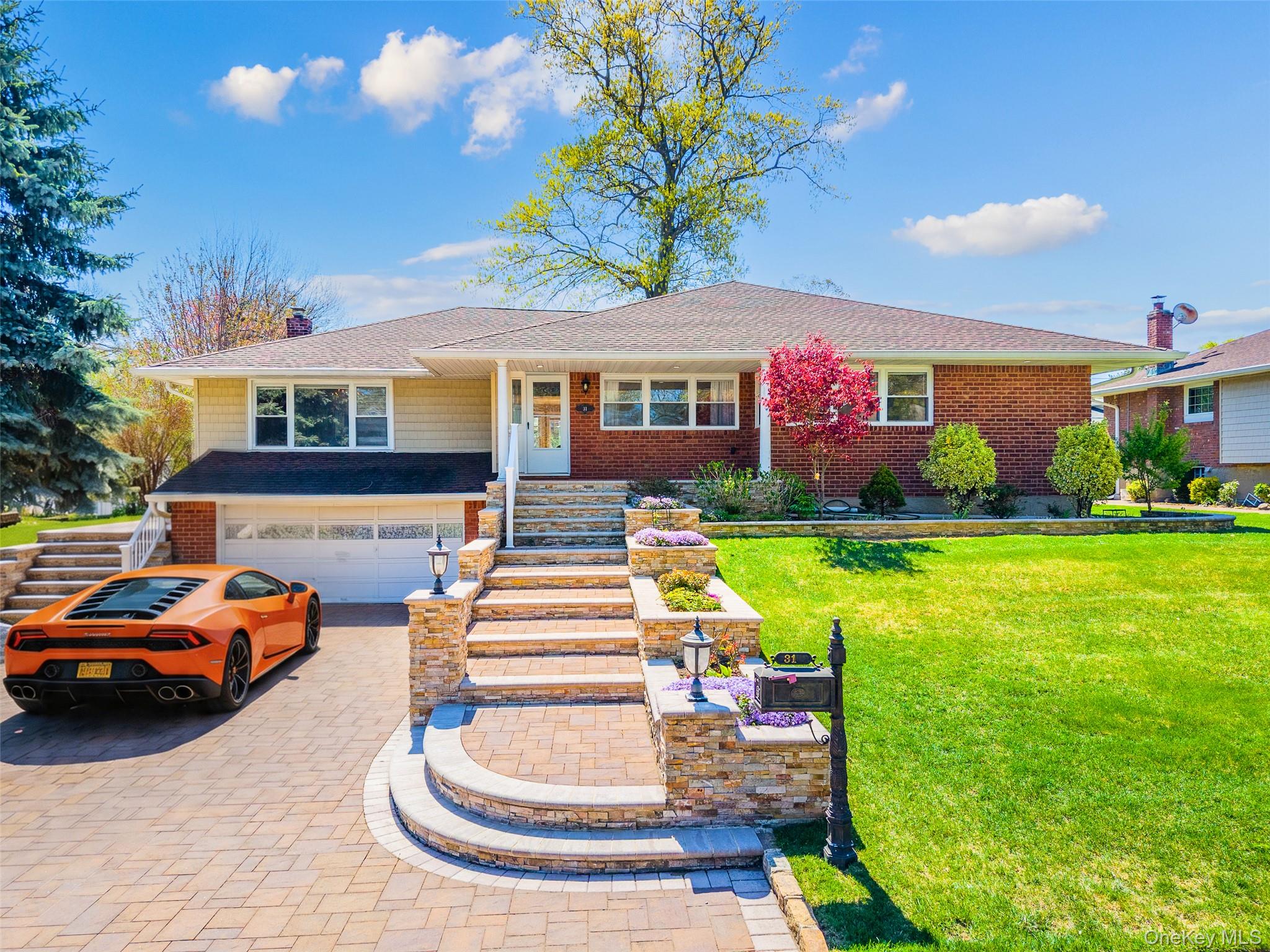 31 Edgemere Dr – For Sale