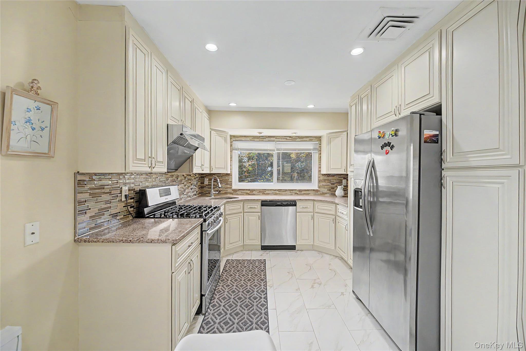 31 Edgemere Dr – For Sale photo 9