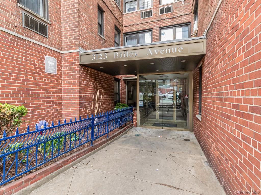 3123 Bailey Avenue, Unit 2B photo 5