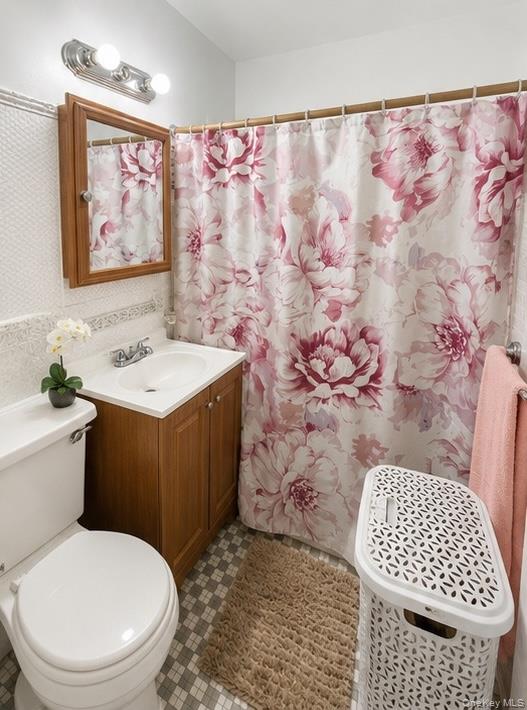 1 Fordham Hill Oval, Unit 4A photo 6