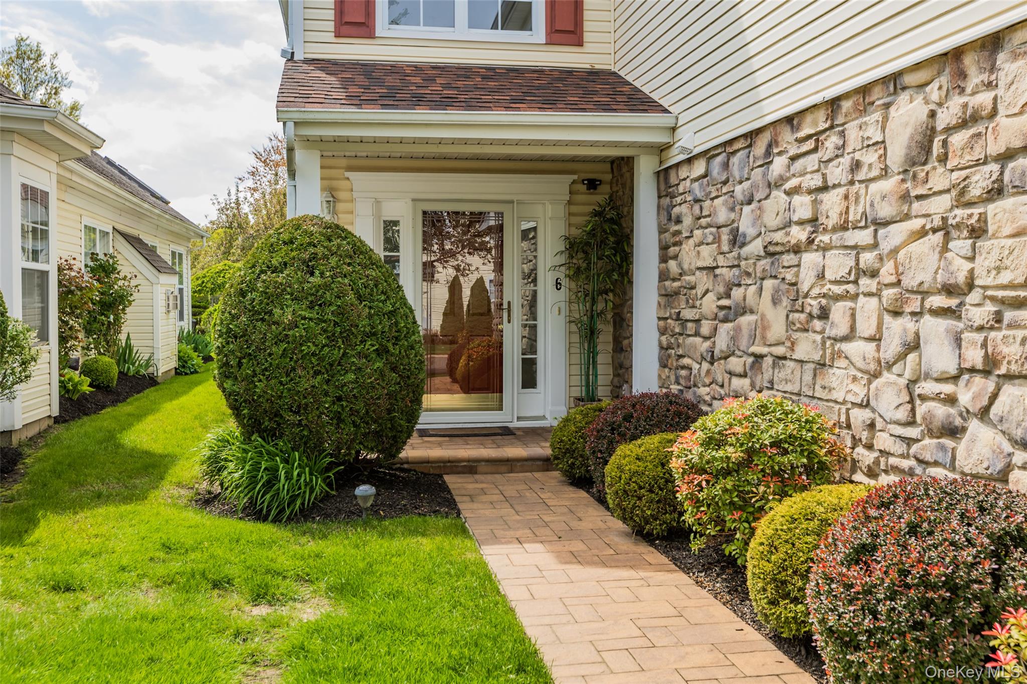 6 Julia Circle, Unit 6 photo 2