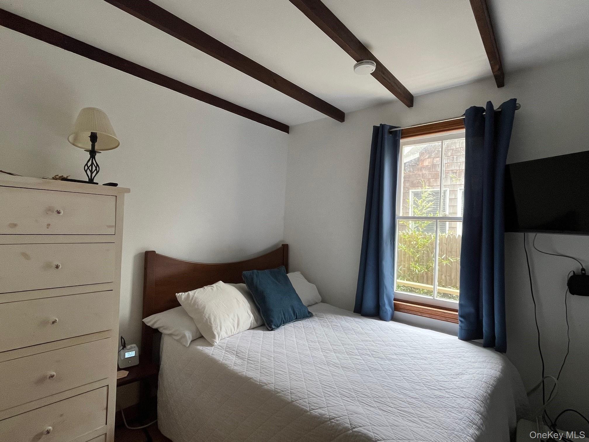 896 Evergreen – For Rent photo 9