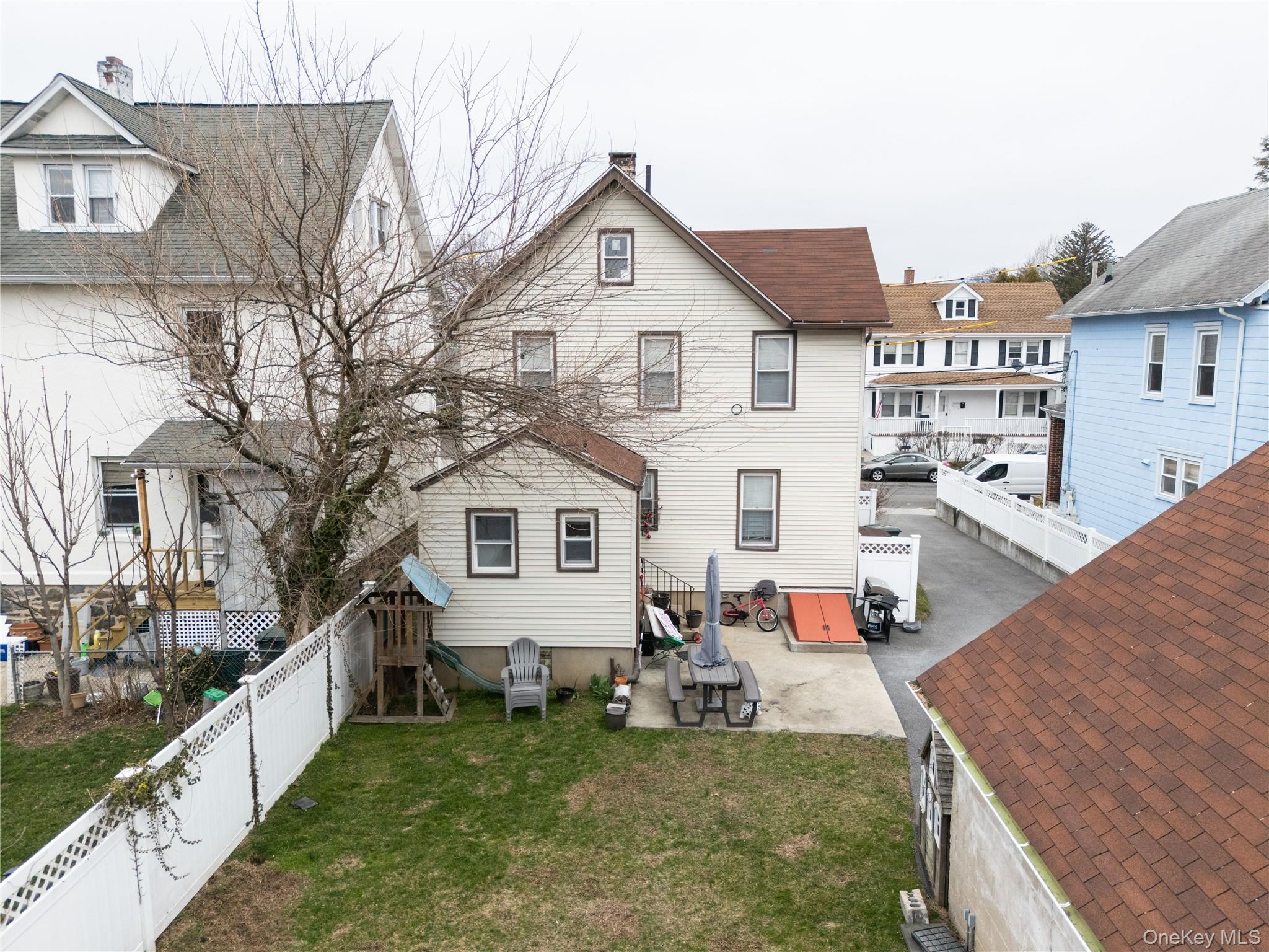 322 Olivia Street – For Sale photo 2