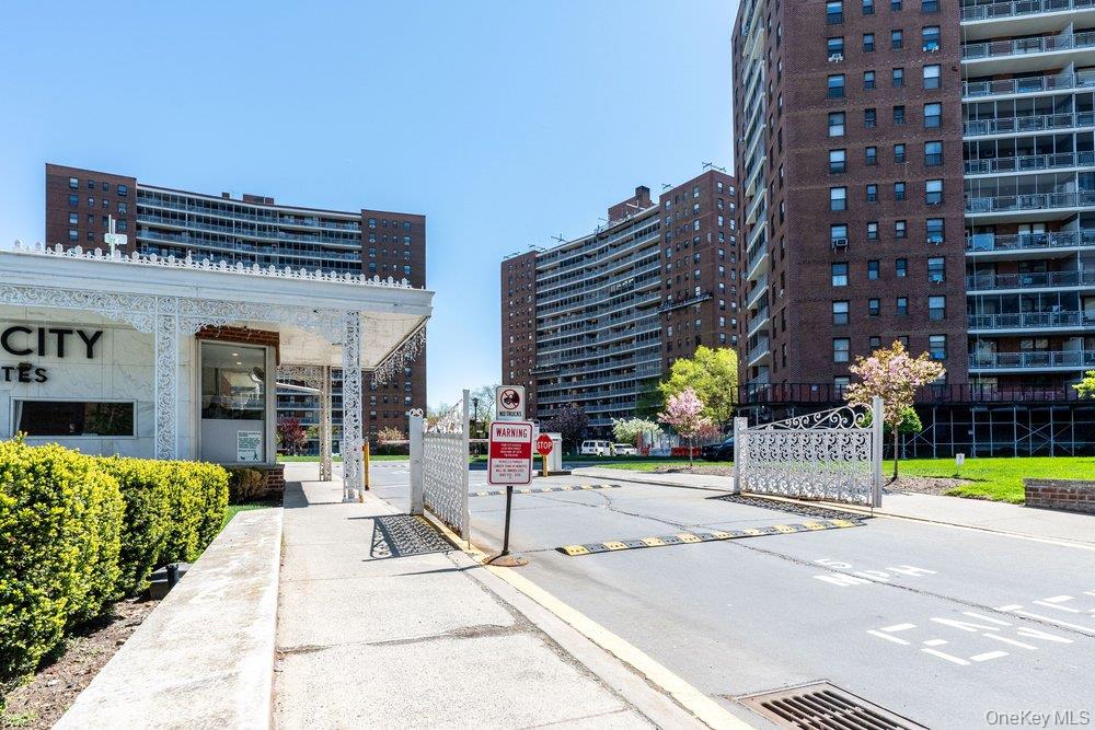 61-45 98th Street, Unit 14K photo 2