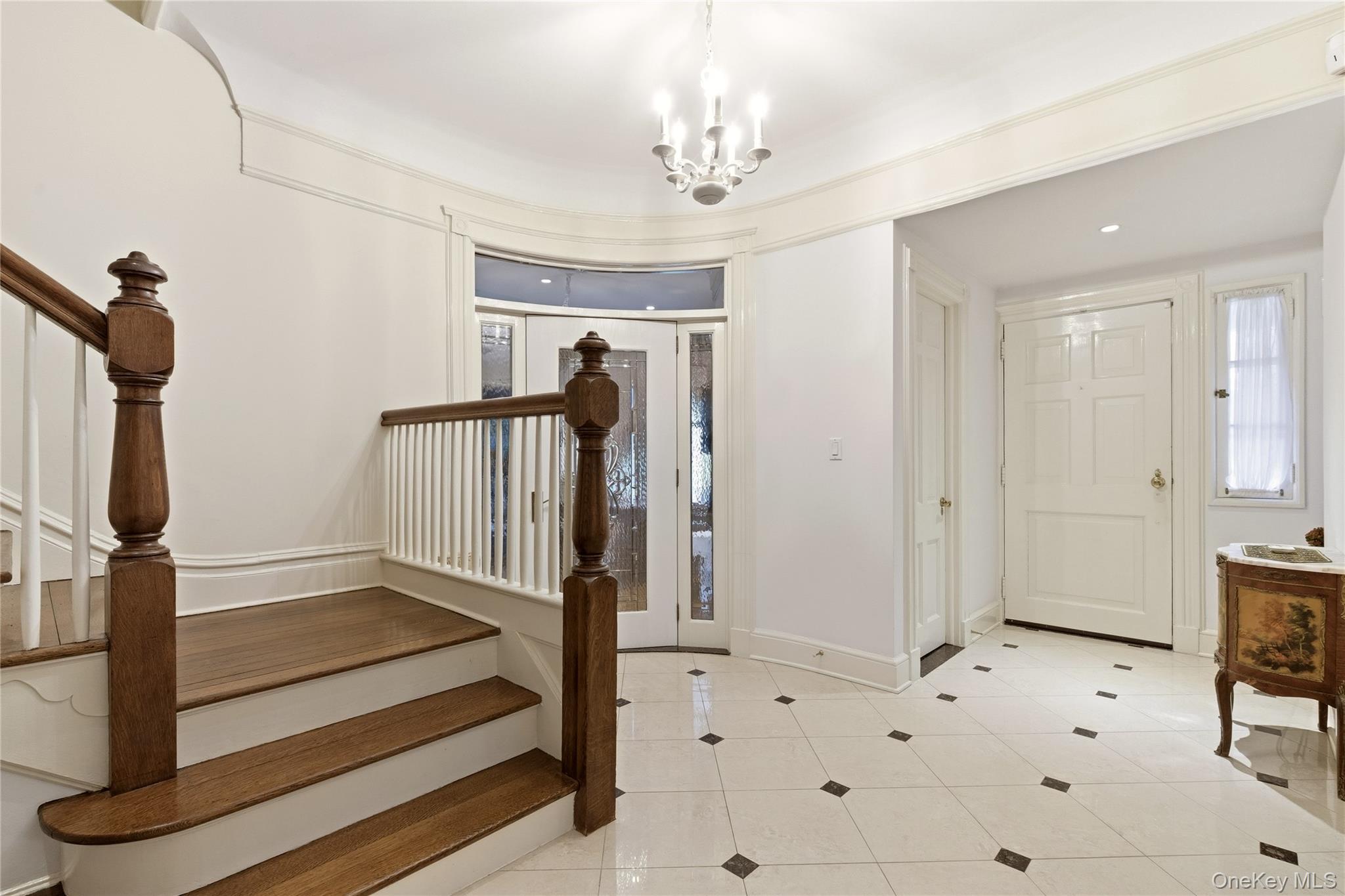 89 Duck Pond Road – For Sale photo 3