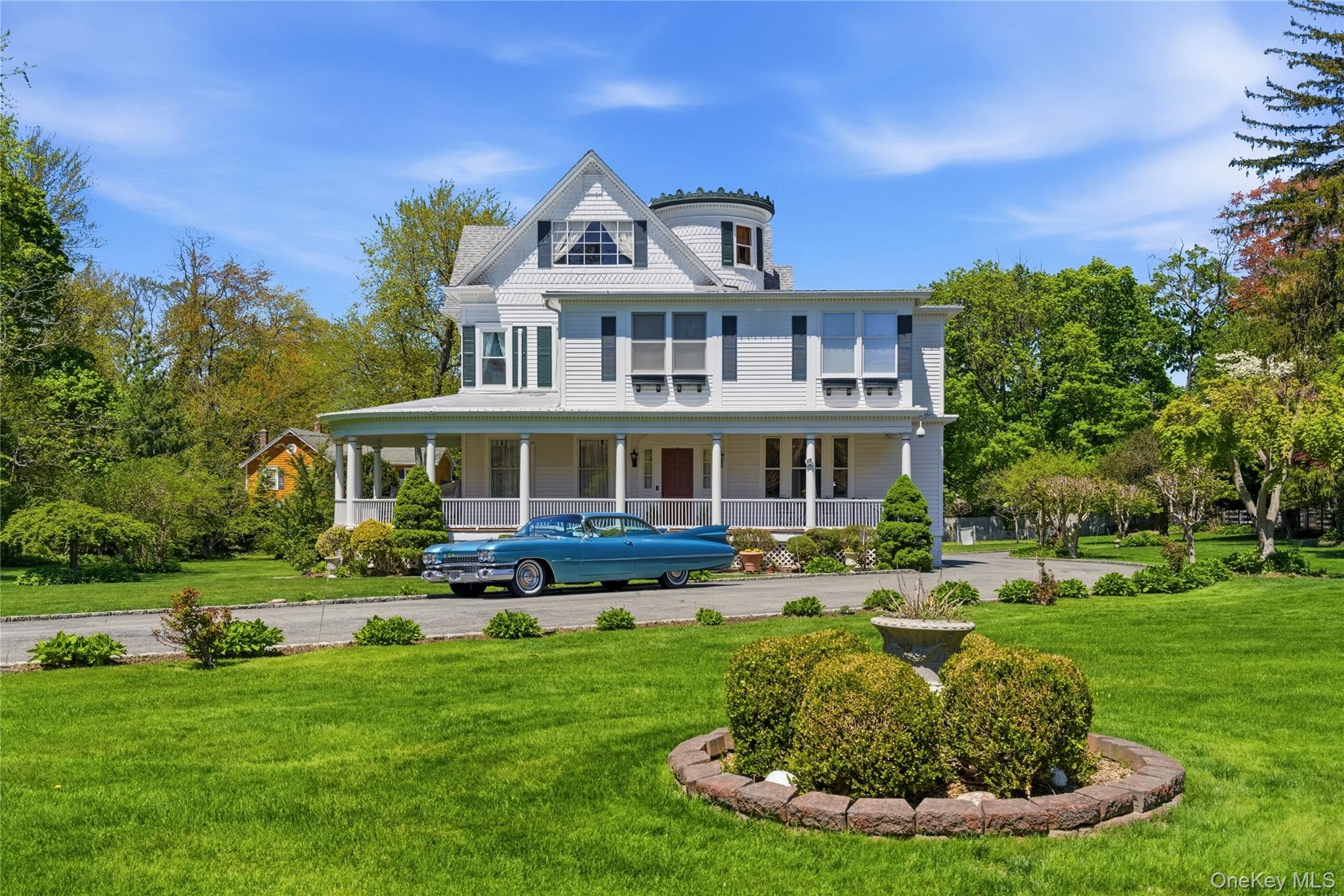 89 Duck Pond Road – For Sale