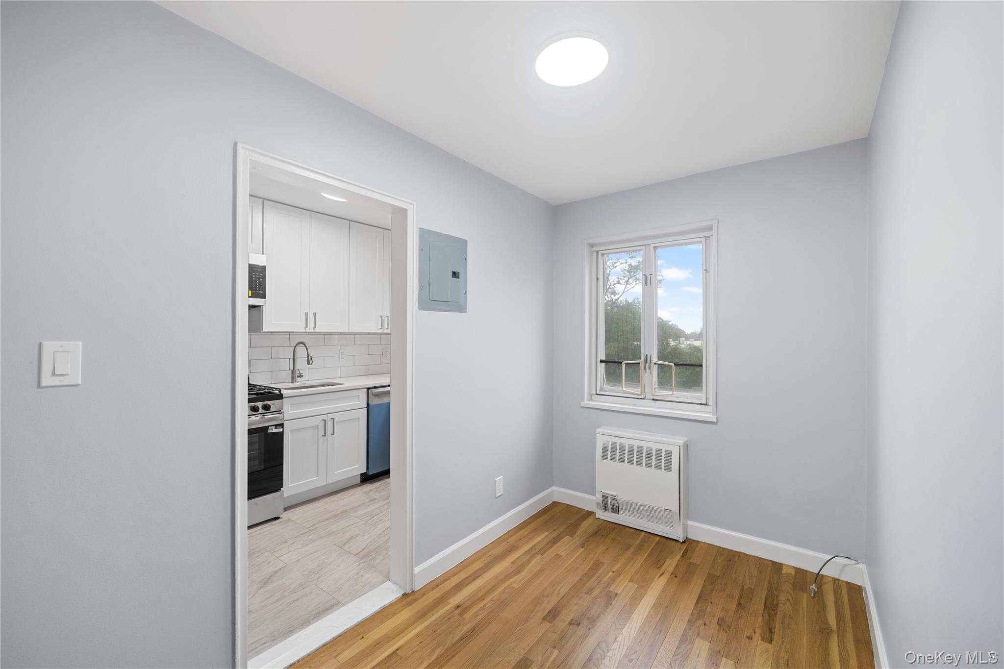 221-43 Manor Road, Unit (Upper) 16 photo 3