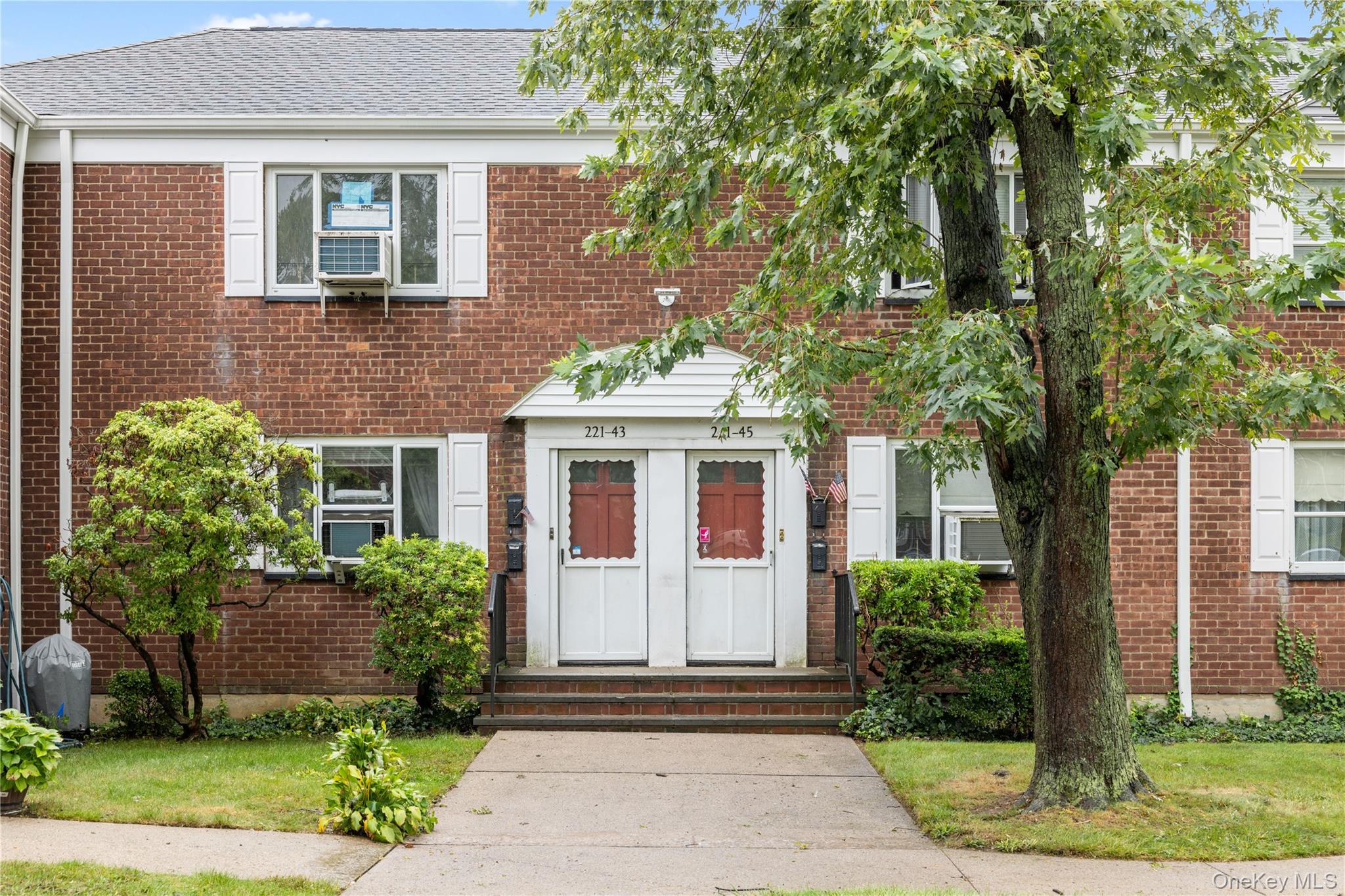221-43 Manor Road, Unit (Upper) 16