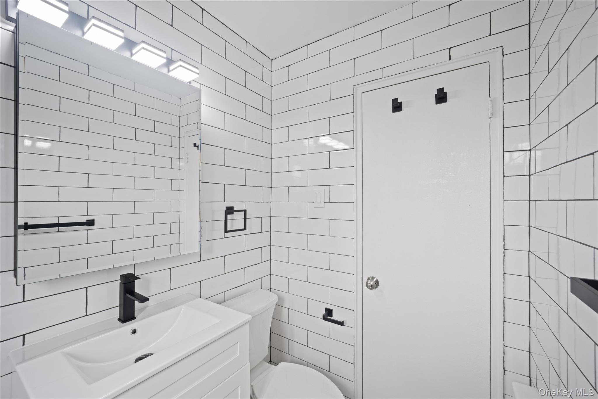 221-43 Manor Road, Unit (Upper) 16 photo 15