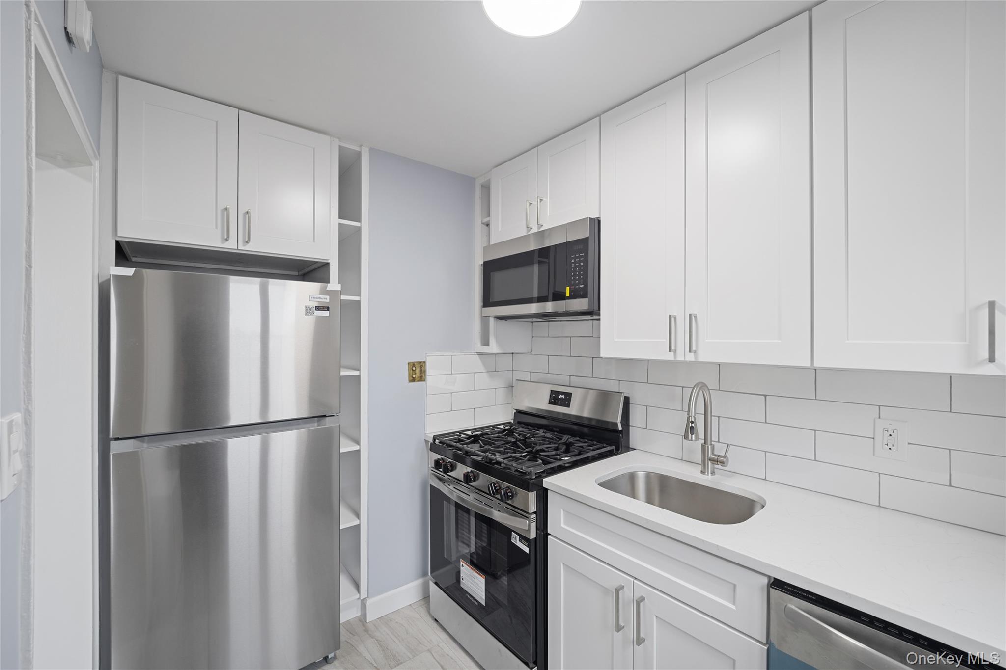 221-43 Manor Road, Unit (Upper) 16 photo 6