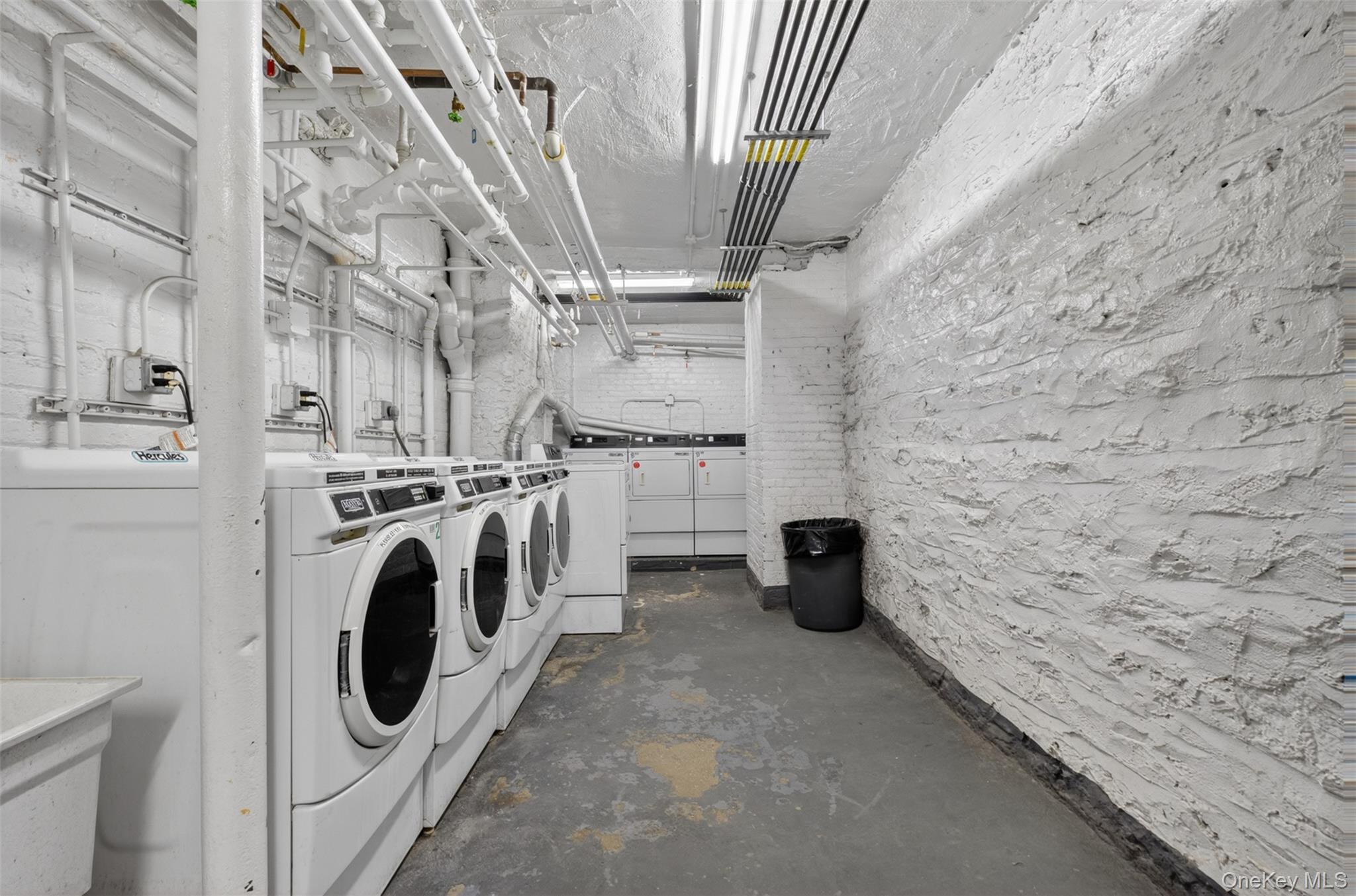 812 Riverside Drive, Unit 42 photo 18