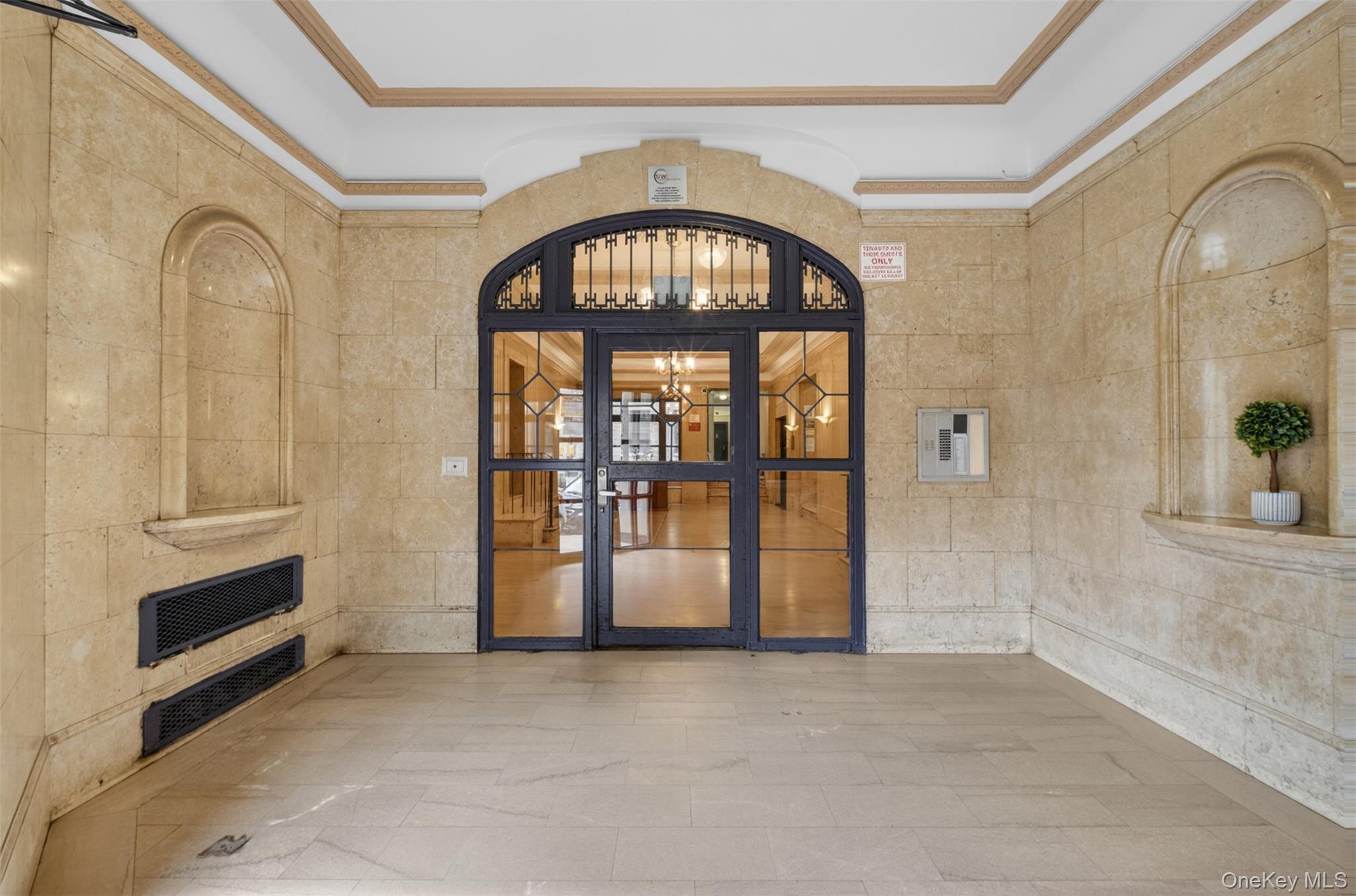 812 Riverside Drive, Unit 42 photo 3
