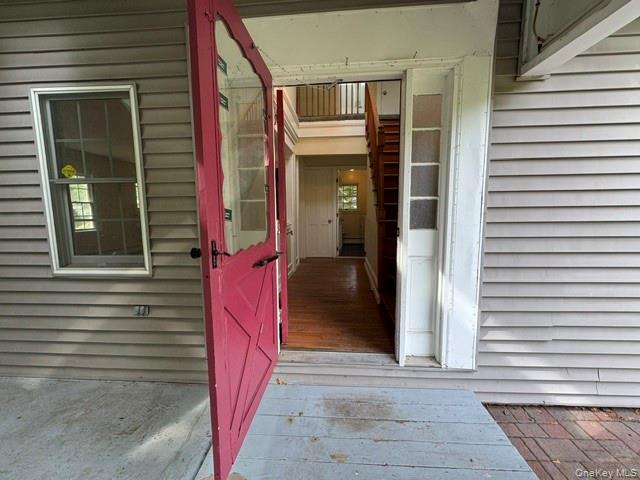 74 S Airmont Road – For Sale photo 3